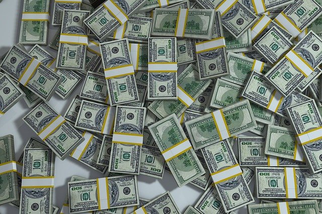 حکومت امریکی ڈالر کی اُونچی اڑان قابو کرنے میں ناکام، 200 کی حد تک پہنچ گئی
