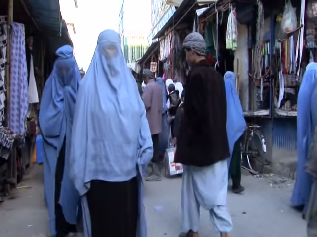 طالبان کی جانب سے افغان خواتین پر محرم کے بغیر سفر کرنے پابندی