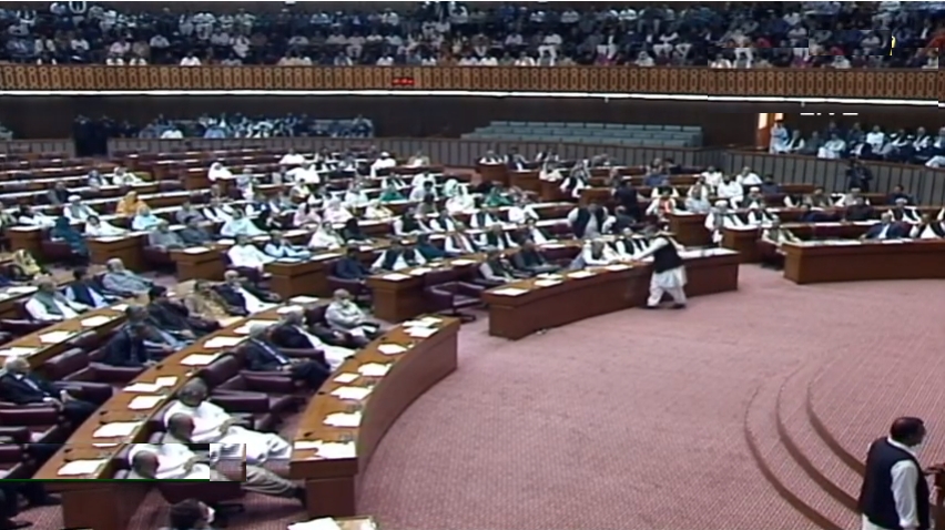 اسپیکر قومی اسمبلی نے پی ٹی آئی کے مزید 43 ارکان کےا ستعفے منظور کرلئے