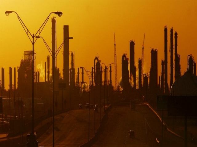 بین الاقوامی سطح پر تیل کی قیمتوں میں 6 ڈالر تک کی کمی