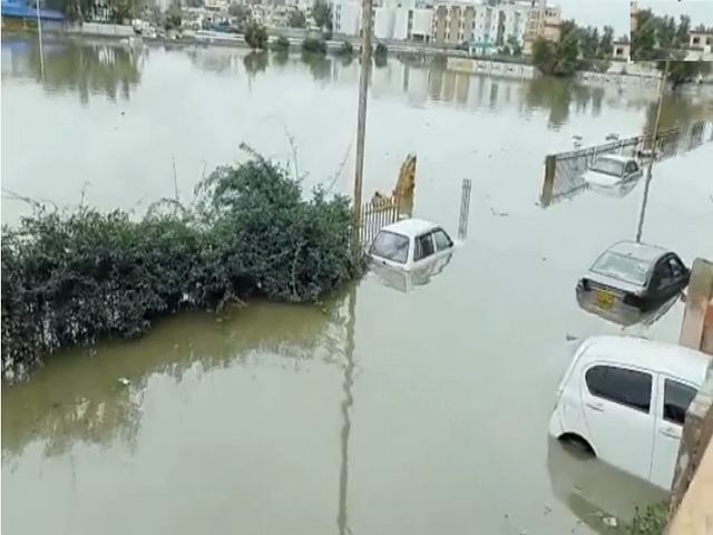 محکمہ موسمیات: کراچی سمیت ملک بھر میں بارشوں کا سلسسلہ جاری رہے گا