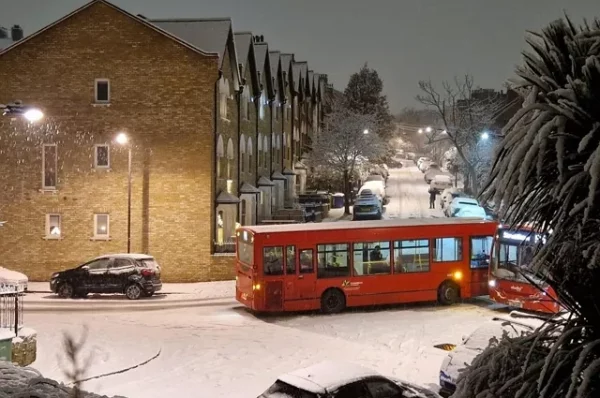 Sever snow fall in london Photo Facebook 640x480