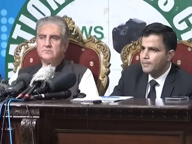 Imran Khan Legal Lawyer in Press conference with Mahmood Qureshi Photo File