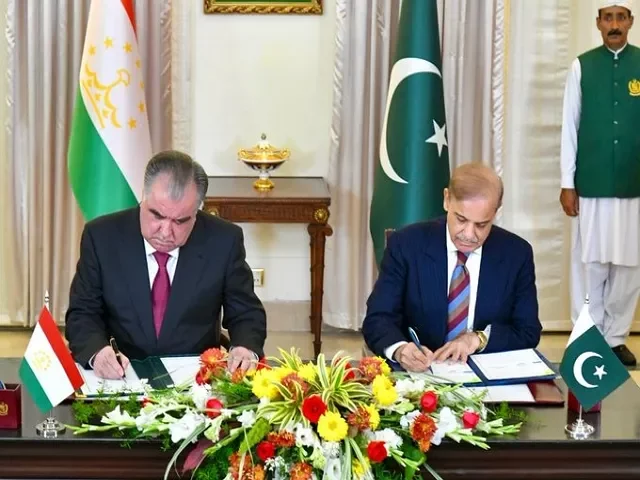 PM Shahabz Sharif and Tajiksitan President Meeting Photo Twitter 640x80 (1)